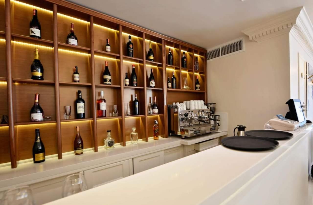 Alis Hotel Shkodër Esterno foto