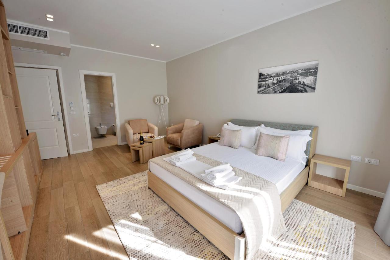 Alis Hotel Shkodër Esterno foto