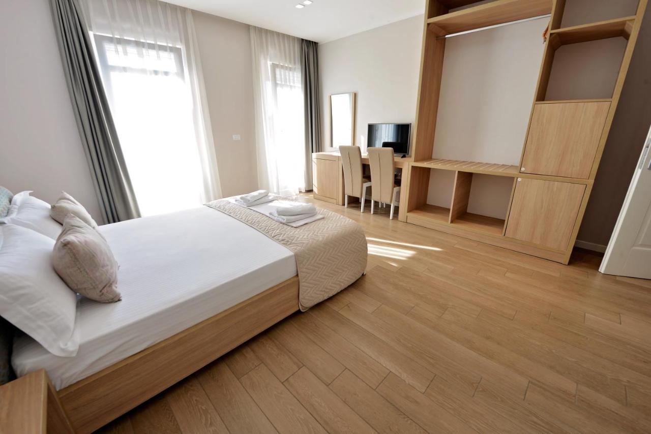 Alis Hotel Shkodër Esterno foto