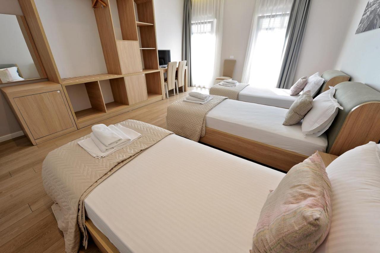 Alis Hotel Shkodër Esterno foto