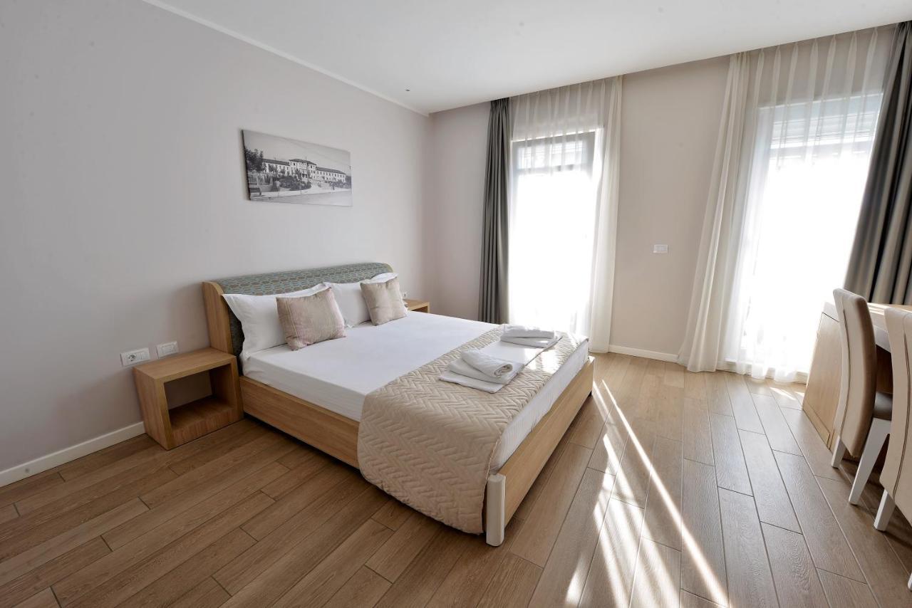 Alis Hotel Shkodër Esterno foto