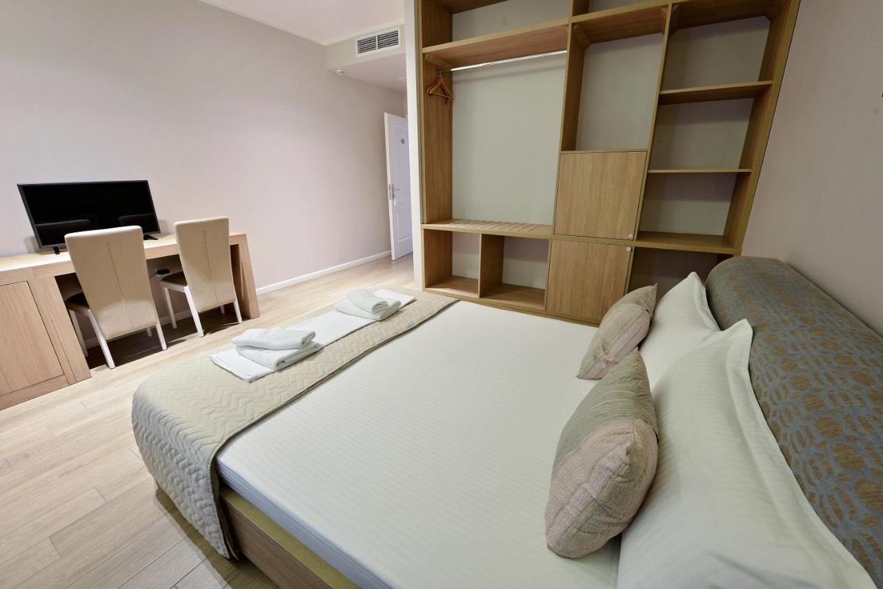 Alis Hotel Shkodër Esterno foto